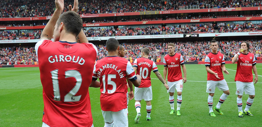 斯玛特命中8记三分，追平湖人队史替补球员三分球记录（斯玛特轰进8记三分，追平湖人替补单场三分纪录）