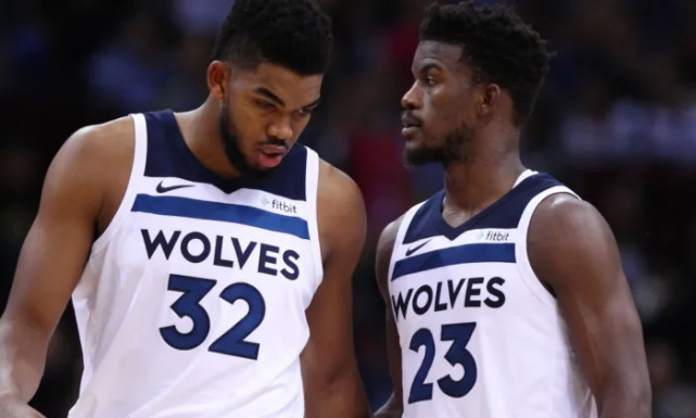 看了四年球了，在专科有一段时间刷抖音频繁给我推多...（看球四年，专科那段时间刷抖音总被频繁推送不少...）