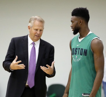 索扎将吹罚生涯第三场米兰德比，曾执法23-24赛季国米5-1米兰（索扎将第三度主哨米兰德比，曾在23／24赛季执法国米5-1米兰）