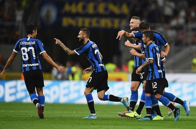 足球国足训练强度升级，体能教练参与指挥（国足加码训练强度，体能教练亲自指挥）