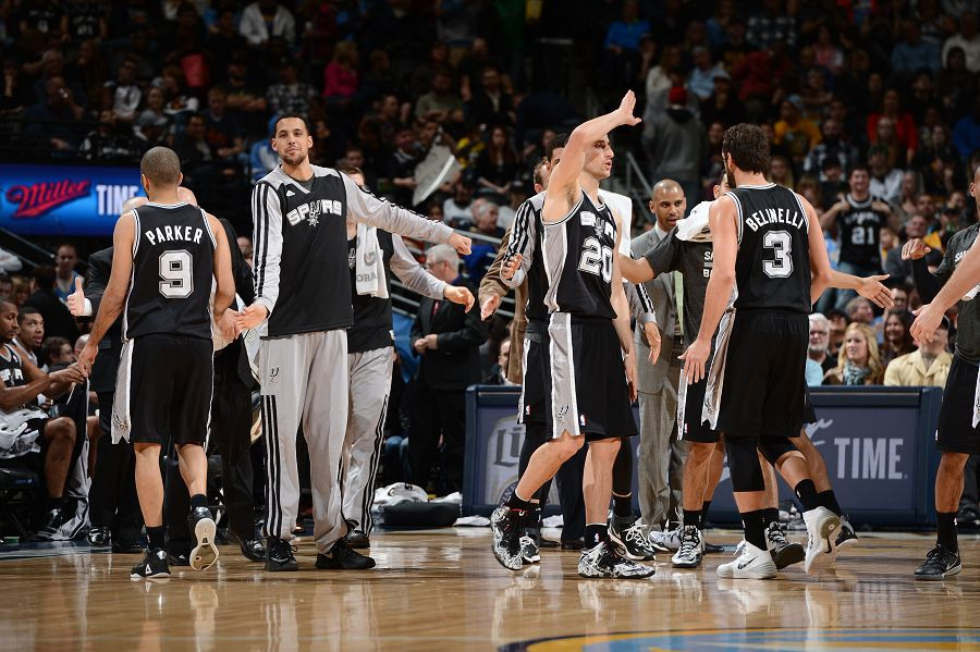 记者：张琳芃大概率还要再坚守一年，发挥老队员传帮带（记者：张琳芃或将再战一年，继续发挥老将传帮带作用）