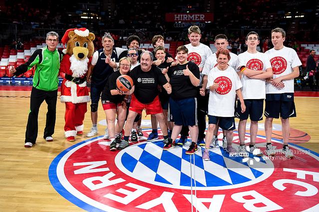 一场0：0让邵佳一收获最大发现 国足新门神诞生 3老将可以退役了（0-0一役让邵佳一有重大收获：国足新门神横空出世，三名老将该退役了）