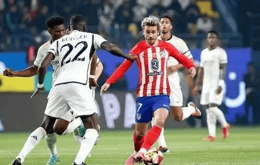 强强对话变菜鸡互啄？数据：热刺无缘＂三杀＂曼联（强强之战成互啄？数据：热刺恐无缘对曼联三连杀）